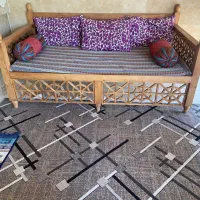 تخت سنتی به همراه تشک وبالشتها