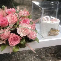 باکس گل و کیک و هدیه