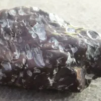 سنگ آسمانی باپوسته چرم۱۹۴گرمی فروش فوری|جواهرات|آباده, |دیوار