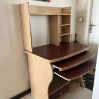 ام‌دی‌اف‌ میز کامپیوتر و کتابخانه