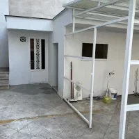 کارگر ساده با جای خواب