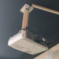 ویدئو پروژکتور هیتاچی  معاوضه هم میکنم