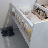 تخت نوزاد کنار مادر|تخت و صندلی بچه|شاهین‌شهر, شهرک هشت بهشت|دیوار