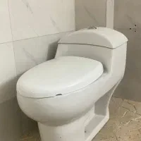 توالت فرنگی بسیار تمیز در حد نو