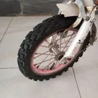 دوچرخه ۱۲|دوچرخه، اسکیت، اسکوتر|میانه, |دیوار