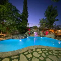 اجاره باغ ویلا|اجارهٔ کوتاه‌مدت ویلا و باغ|صدرا-فارس, باغشهر گلبهار صدرا|دیوار