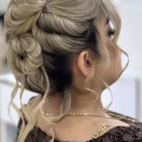 50درصد تخفیف میکاپ و شینیون عروس و همراهی و آموزش|خدمات آرایشگری و زیبایی|تربت جام, مطهری|دیوار