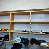 ویترین مغازه با میز جلو واتاق پرو و پیشخوان|فروشگاه و مغازه|لنگرود, |دیوار