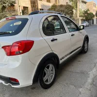 کوییک R سفید مشکی آخر1400خانگی بارینگ