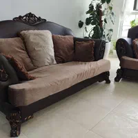 مبل ۷نفره چرم و چوب منبت کاری