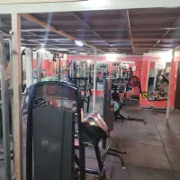 منشی آقا باشگاه بدنسازی