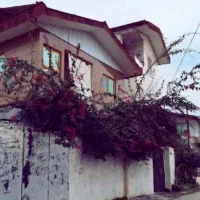 ۱۱۰ متر با سند و  کلیه امتیازات آب، برق ، گاز