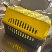 باکس حمل گربه + یک کیسه خاک گربه (هردو نو)