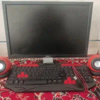 کامپیوتر همراه با وسایل جانبی