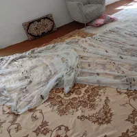 دوتا فرش ودوتاپرده به فروش میره