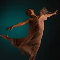 اموزش انواع رقص بانوان  و عروس باتکنیک حرفه ای