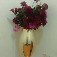 گل وگلدان طلایی