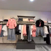 فروشنده خانم