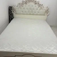 تخت خواب دو نفره در حد  نو نو مناسب برای جهیزیه