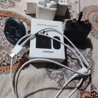 فروش یک عدد شارژ سامسونگ با کابل  اصلی وایرپاد۱۲