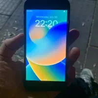 اپل iPhone 8 با حافظهٔ ۶۴ گیگابایت