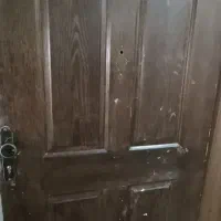 یک عدد درب ورودی آپارتمان
