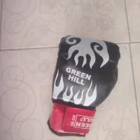 فروش یک جفت دستکش بوکس در حد نو