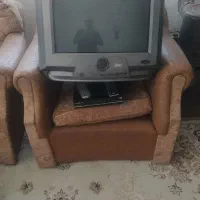 تلوزیون. بیست‌ویک اینچ