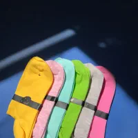 تنوع جوراب هاتون با ما