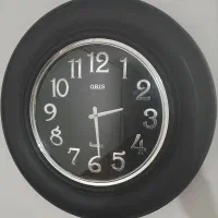 تعداد ۱ عدد ساعت دیواری کاملا سالم وکم کارکرد