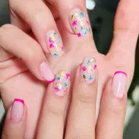 کاشت ناخن ۴۰۰