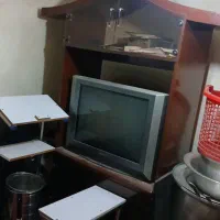 میز تلویزیون و صندلی نماز