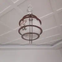 ۳ عدد لوستر و اویز و یک عدد روشنایی گازی