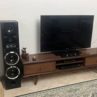 میز تلویزیون چوبی در حد نو کاملا سالم