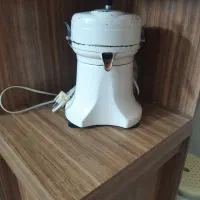 یک عدد ابمیوه گیری قوی مخصوص ابمیوه فروشی