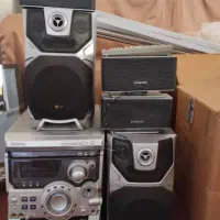 یک عدد ضبط سامسونگ همراه با باند