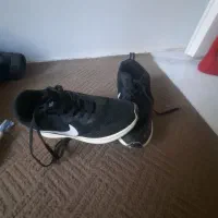 سه جفت کفش کتونی و ونس