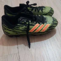 کفش فوتبال|تجهیزات ورزشی|ری, سرتخت|دیوار