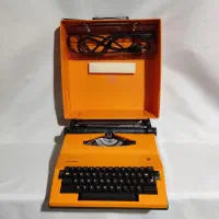 ماشین تایپ عتیقه