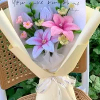 گل های لیلیوم و لاله