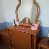 ست تخت و دشک و میز آرایشی