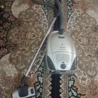 جاروبرقی سالم و تمیز