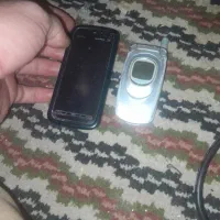 دوعدد گوشی سام سونگ نوکیا