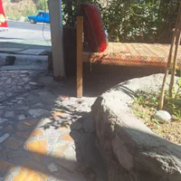 به یک کارگر ساده جهت کار در رستوران