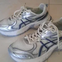 کتانی زنانه|کیف، کفش، کمربند|هشتگرد, شهرک گلها|دیوار