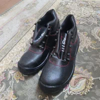 کفش ایمنی و دستکش|کیف، کفش، کمربند|مبارکه, |دیوار