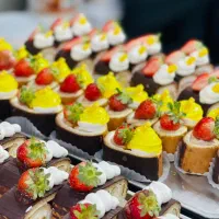 استخدام فروشنده همکار خانم