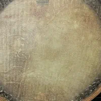 دف (همراه با کاور و کتابها)