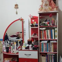 میز آرایش به همراه کتابخوانه
