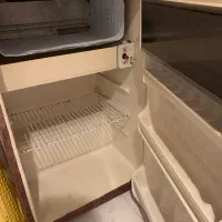 یخچال آزمایش سالم و تمیز